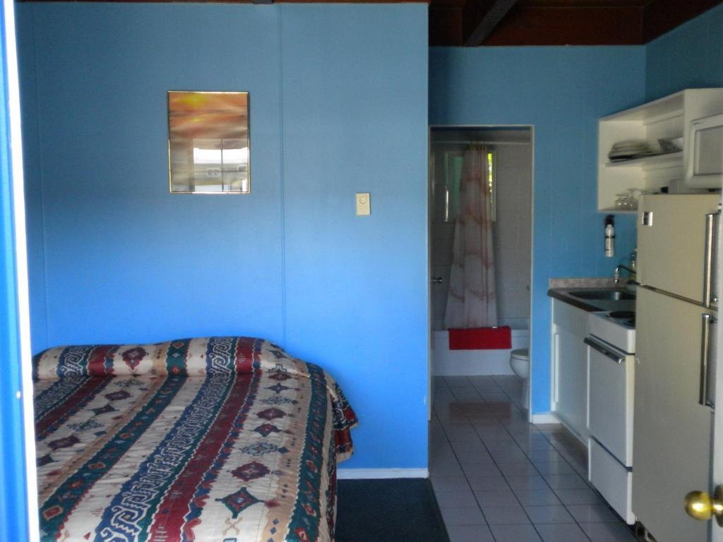 Holiday House Motel ペンティクトン 部屋 写真