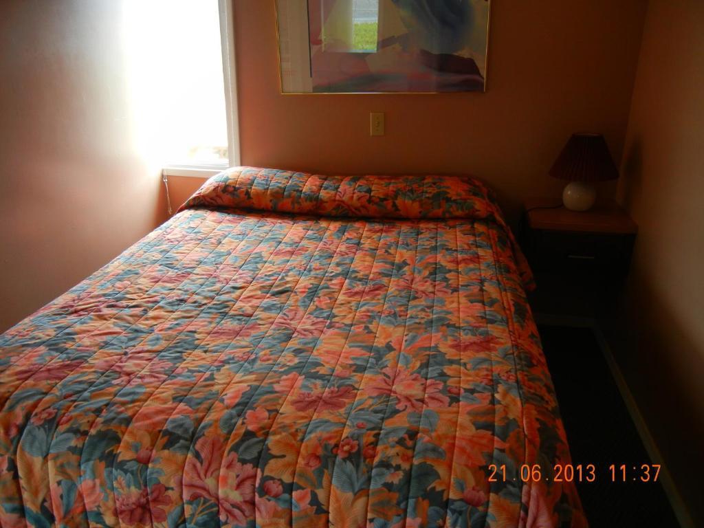 Holiday House Motel ペンティクトン 部屋 写真