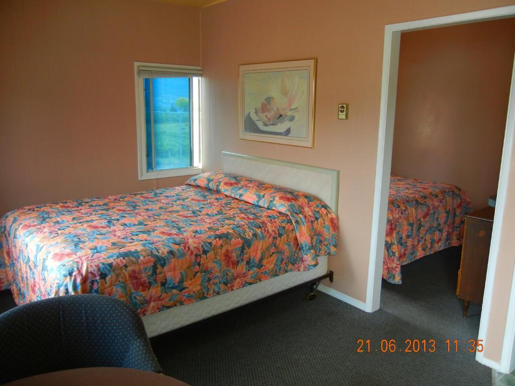 Holiday House Motel ペンティクトン 部屋 写真